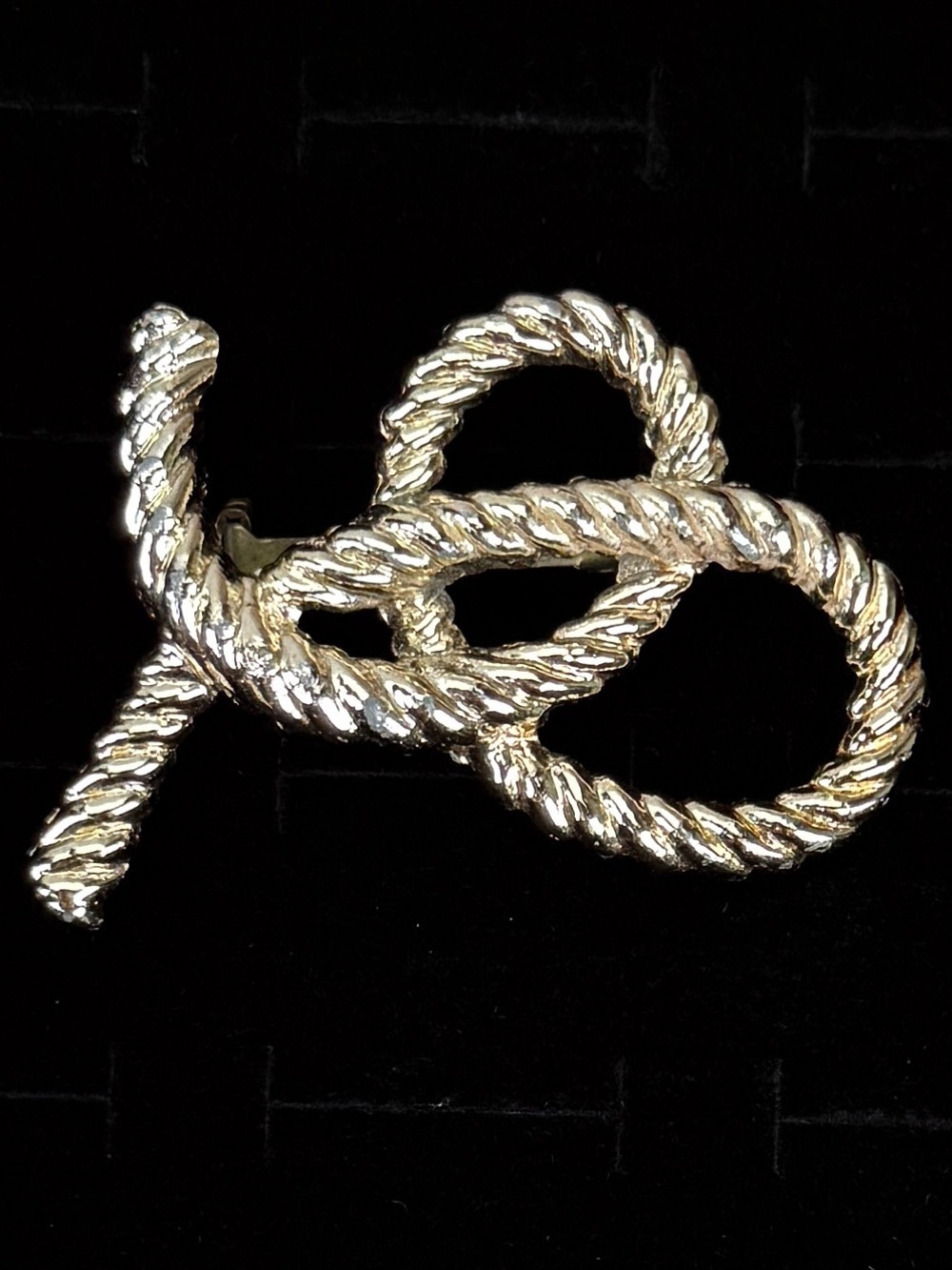 Light Goldish Rope Knot Brooch Pin - Picture 6 of 6